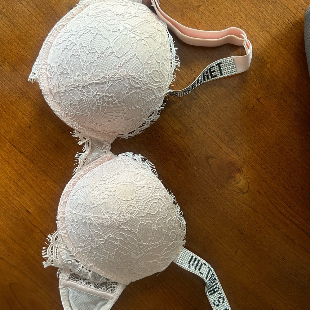Victoria's Secret Lace Push-Up Bra - Pink